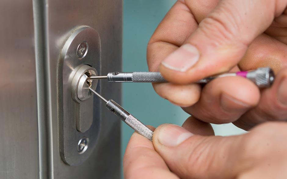 changer serrure porte de garage Beauvais