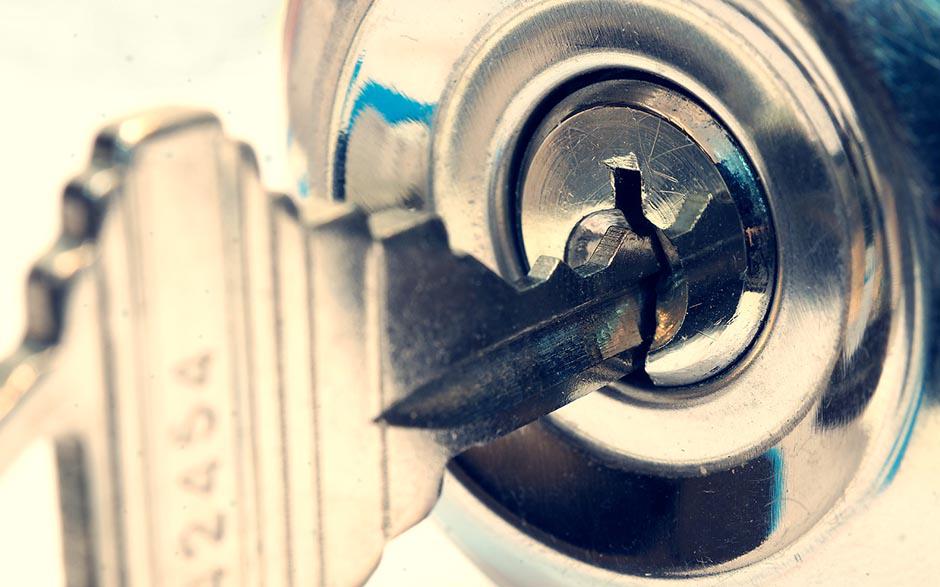 changer serrure porte de garage Beauvais